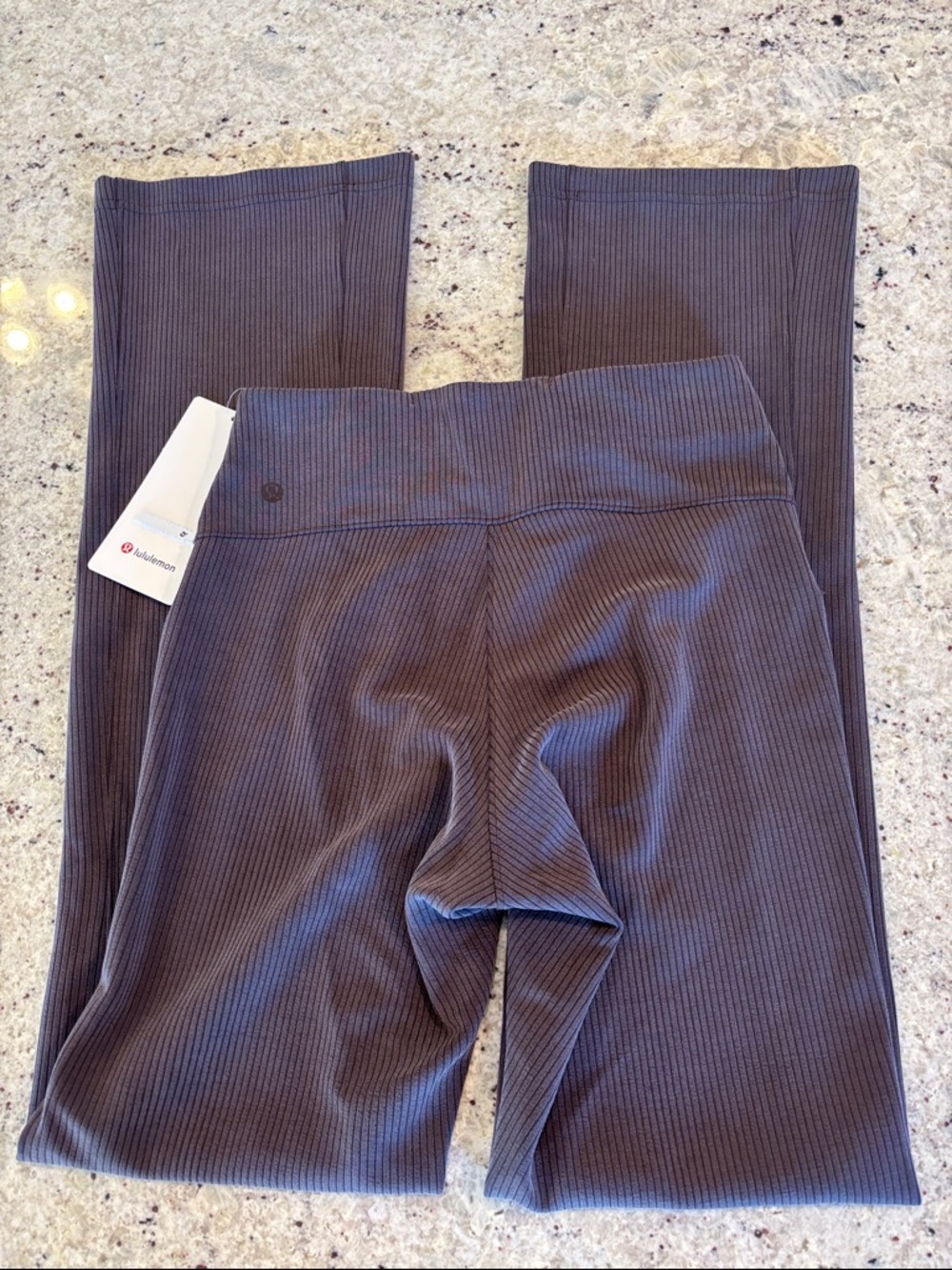 New with tags! Lululemon Ribbed Softstreme Flared Pant *Regular Espresso Sz 4 - Picture 8 of 8